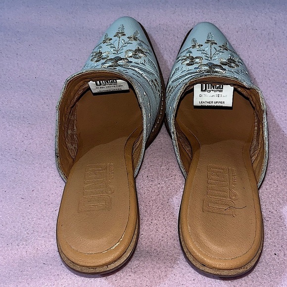 NWOT Dingo Wildflower Closed Toe Mules - Picture 5 of 8